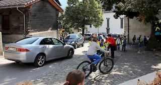 Nach Schulschluss kommt es in Naters immer wieder zu heiklen Begegnungen.