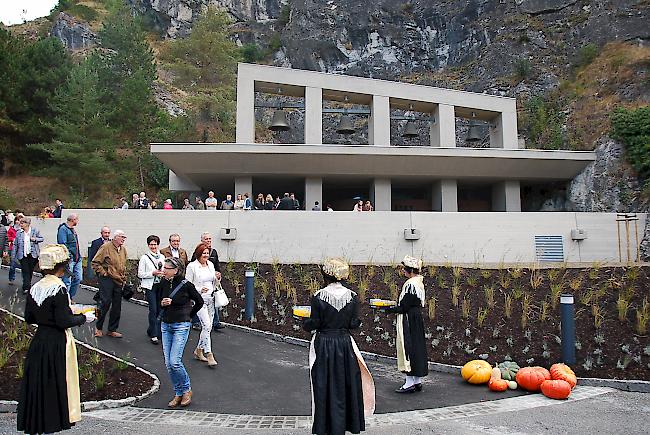 Zum Abschluss der Renovierungsarbeiten lud die Pfarrei Raron zum Gottesdienst mit anschliessendem Pfarreifest.