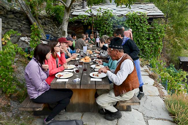 Wanderung des Vereins «Urchigs Terbil». 