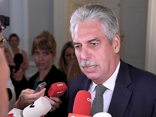 Österreichs Finanzminister Hans Jörg Schelling ist zuversichtlich, dass der Streit rund um die Skandalbank Hypo Alpe Adria bald beigelegt werden kann.