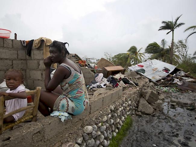 In Haiti hat der Wirbelsturm "Matthew" stark gewütet und tausende Menschen obdachlos gemacht. In Florida machen sich die Menschen deshalb auf das Schlimmste gefasst. Millionen sind auf der Flucht.