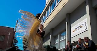 Feier vor dem Werkatelier Tilia. Die Stiftung emera bietet etwa 40 Personen mit psychischer Erkrankung einen gesch&uuml;tzten Arbeitsplatz.