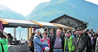 Festlich. Zahlreiche Besucher freuten sich bei bestem Wetter &uuml;ber die gute Stimmung. 