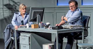 Regula Imboden als Polizistin Renata Strittmatter mit Beat Schlatter in Polizeiruf 117.