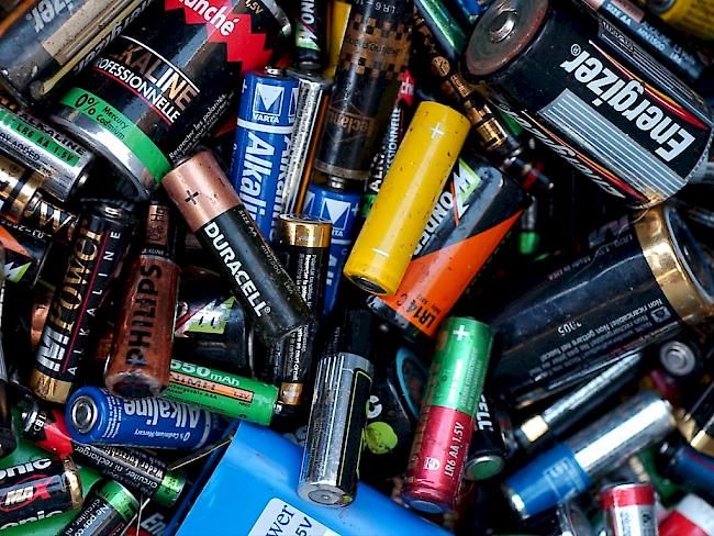 Wenn Batterien unsachgemäss entsorgt werden, wird Blei freigesetzt - dies ist die weltweit häufigste Umweltgiftquelle. (Symbolbild)