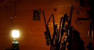 In der Hütte steht alles parat für den Jagdtag.