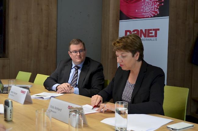DANET-Geschäftsführer Martin Nanzer und VR-Präsidentin Viola Amherd an der heutigen Pressekonferenz.