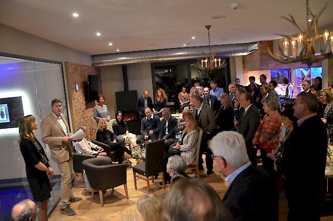 Das Ehepaar Geissberger stellte am Freitagabend den rund 80 geladenen Gästen das Konzept des neuen Boutique-Hotels «The Onya Hotel - Resort&Spa» vor.