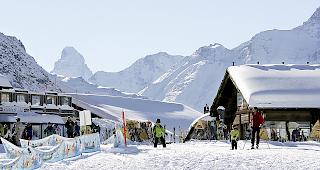 Die Oberwalliser Destinationen (im Bild Gr&auml;chen) werden 2017 zum Winterm&auml;rchen.