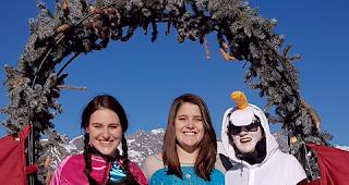 Sorgten f&uuml;r strahlende Kinderaugen. Aus dem M&auml;rchen "Frozen": Anna, Elsa und Olaf.