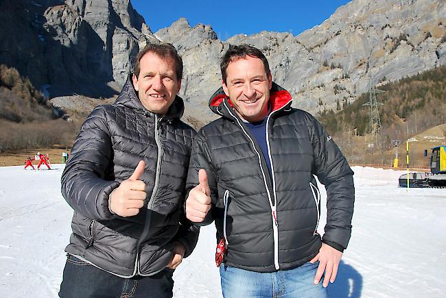 Jean-Pierre Rey (Geschäftsführer Torrentbahnen) und Christian Grichting (VR-Präsident) freuen sich darüber, dass sie in letzter Minute die fehlenden Summen zur Rettung des Bahnunternehmens generieren konnten. (v. links)