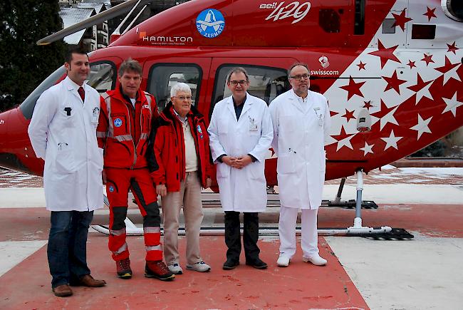 Andreas Frasnelli, Chefarzt und Leiter der Klinik für Notfallmedizin SZO, Axel Mann, Leitender Rettungsarzt der Air Zermatt AG, Beat H. Perren, Gründer und VR-Präsident der Air Zermatt AG, der ärztliche Direktor des SZO, Reinhard Zenhäusern und Hans Kummer, Klinikleiter Anästhesie und IPS informierten heute morgen über das neue Projekt.