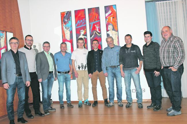 Nominiert. Die Kandidaten der CSP Bezirk Brig: Diego Clausen, Willy Loretan, Reto Zimmermann, Rinaldo Andereggen, Jérôme Beffa, Martin Steiner, Diego Wellig, Peter Schwitter, Gianni Jacopino und Alexander Allenbach (v. links). Es fehlen Fabian Blättler und Rinaldo Pfammatter.