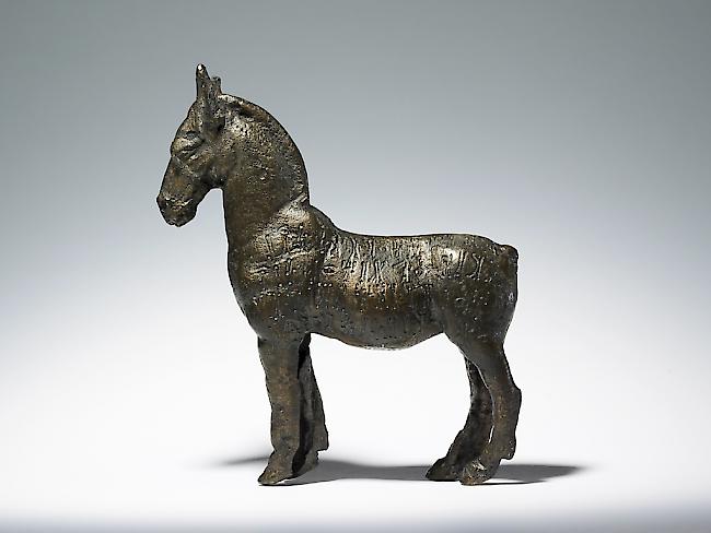 Die Ausstellung über Südarabien im Basler Antikenmuseum zeigt auch diese Esel-Statuette aus Bronze.