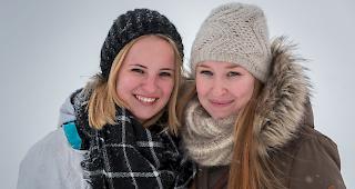 Jessica Zeiter (19) aus Glis und Barbara Burkard (22) aus Bitsch.