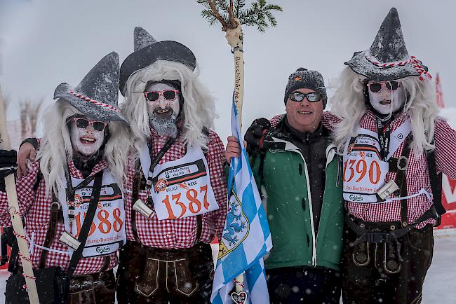 Nadja Minnig (43) aus Naters, Thomas Arni (42) aus Oberramsern, Martin Jossen (59) aus Naters und Daniel Arni (45) aus Oberramsern. 