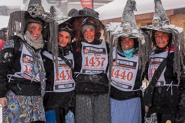 Sara Schnydrig (33) aus Naters, Tanja Meichtry (46) aus Guttet-Feschel, Jocelyne Arnold (42) aus Brig, Fabienne Imesch (36) aus Naters und Dagmar Beney (46) aus Agarn.