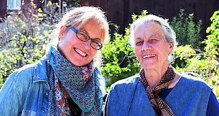 Die Autorin Caroline Sorger mit Olga Brunner.