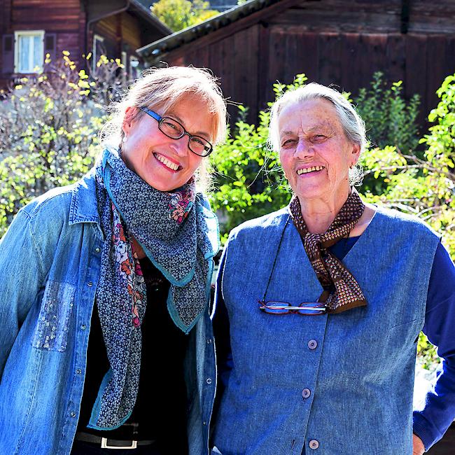 Die Autorin Caroline Sorger mit Olga Brunner.