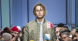 Etwas eigenwillig. Der Designer J.W. Anderson provoziert gerne. Hier mit Schweizer Wappen.