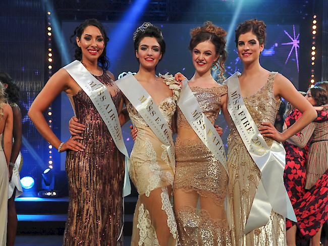 Die Miss Earth Schweiz 2017, Sarah Laura Peyrel (zweite von links) umrahmt von Wiam Bentaja, Miss Air Schweiz 2017, Ariana Birrer, Miss Water Schweiz 2017 und Cléa Formaz, Miss Fire Schweiz 2017 (von links).