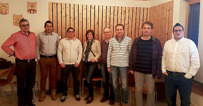 Alles neu. Neuer Vorstand für den neuen Bürchen Tourismus. (vl.n.r.) Hubert Lehner, Silvan Zurbriggen, David Weissbrodt, Barbara Wyer-Karlen (Vertreterin Törbel Tourismus), Roland Oggier (Vertreter Zweitwohnungsbesitzer), Christian Lehner (Präsident), Beat Ruppen, Martin Gattlen (Vertreter Gemeinde Bürchen)