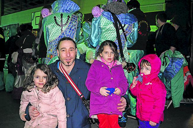 Florian Moreillon (35) aus Susten mit seinen Kindern.