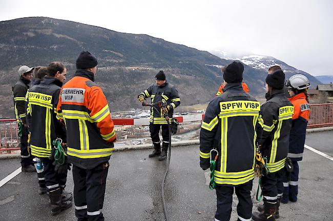 Etwa 80 Angehörige der Stützpunktfeuerwehr Region Visp feiern heute in Eggerberg ihre Schutzpatronin St. Agatha.