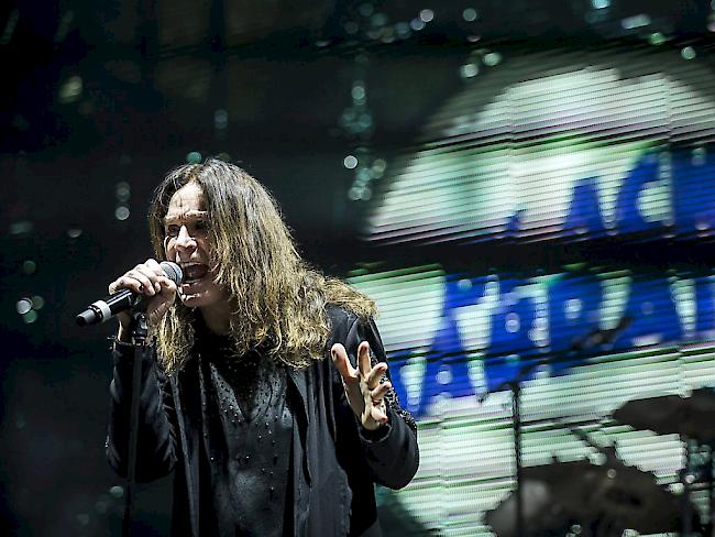 "Black Sabbath"-Sänger Ozzy Osbourne bei einem Konzert in Budapest im Juni 2016: Die Band gab ihr Abschiedskonzert in Birmingham. (Archivbild)