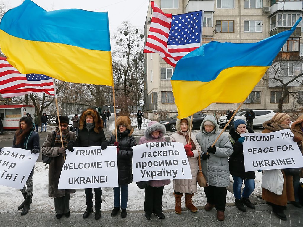 Trump sichert Poroschenko Einsatz für Frieden in Ukraine zu 1815.ch