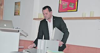 Ausgeschlossen. Jean-Marie Bornet ist vorerst freigestellt.