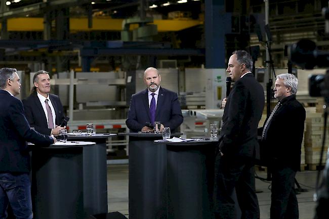 Die erste «Kanal9»-Debatte wurde in den Produktionsstätten der Constellium AG in Siders durchgeführt.