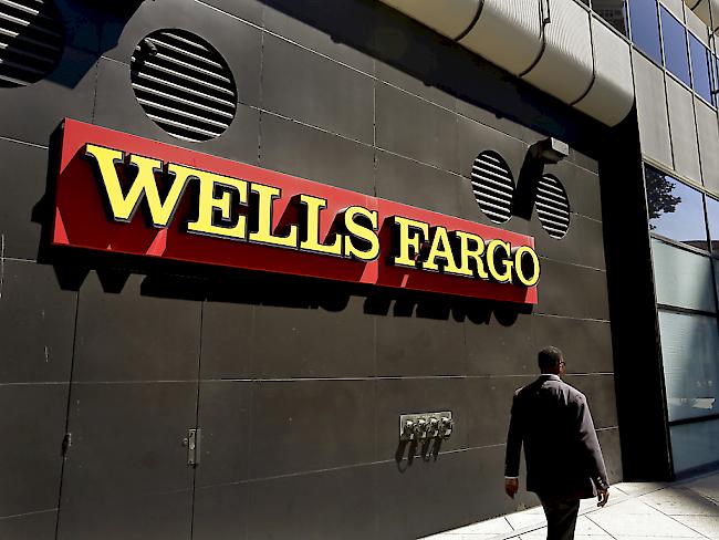 Vier Manager müssen bei der US-Bank Wells Fargo im Zuge der Affäre um Scheinkonten den Hut nehmen. Ihnen werden auch die Boni gestrichen. (Symbolbild)