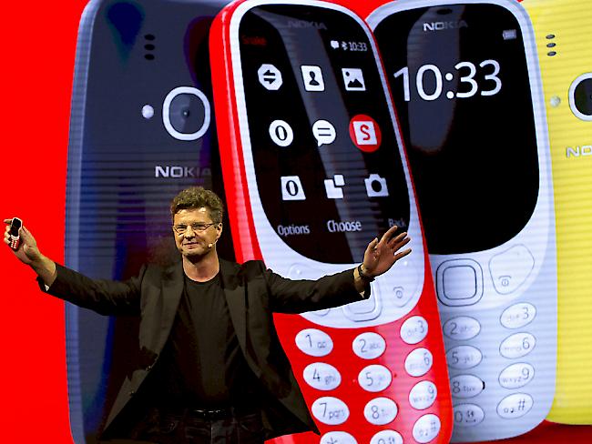 Nostalgie pur: Nokia ist als Smartphone-Marke zurück - und bringt auch ein Modell auf den Markt, der dem Kult-Handy Nokia 3310 nachgeahmt ist.