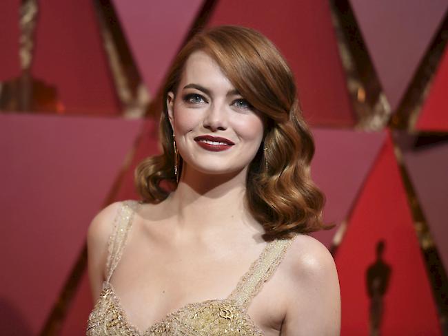Schauspielerin Emma Stone auf dem roten Teppich bei den 89. Oscars in Los Angeles.