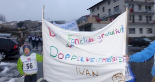 Der Fanclub wartete f&uuml;r Weltmeister Iwan Arnold auf.