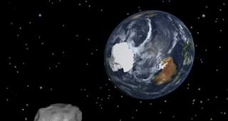 Asteroide treffen in unregelm&auml;ssigen Abst&auml;nden auf die Erde. (Archivbild)