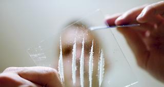 Sucht im Fokus. Es wird nur noch ein einzelnen Leistungsauftrag durch den Kanton gefordert (Symbolbild).