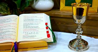 Eine Per&uuml;cke, die der Natischer Pfarrer in die Kirche brachte, sorgte f&uuml;r &Auml;rger bei manchem Kirchg&auml;nger.