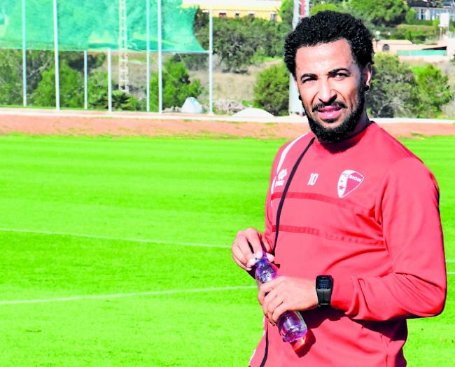 Der Oberschenkel zwickt. Fehlt Carlitos in den nächsten Runden?