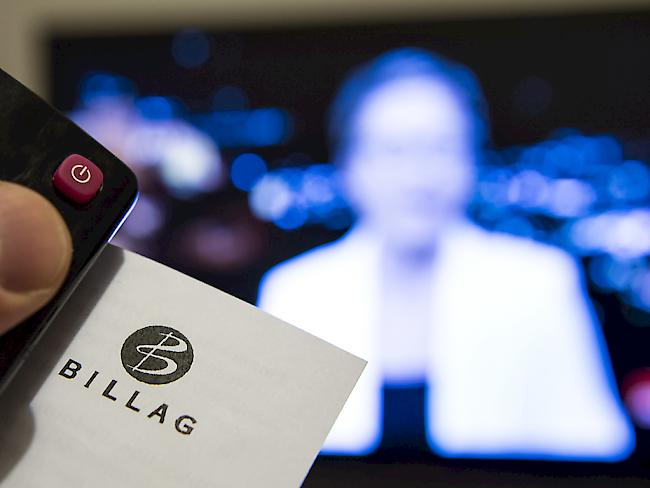 Bald kommt die Rechnung nicht mehr von der Billag. Die Serafe AG wird künftig das Inkasso der neuen geräteunabhängigen Radio- und TV-Gebühren übernehmen. Bis 1 Januar 2019 erhebt noch die Billag die heutigen Empfangsgebühren. (Archiv)
