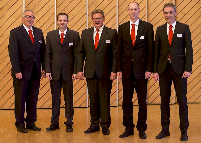 Der Verwaltungsrat der Raiffeisenbank Belalp-Simplon. Von links: Leander Zenhäusern, Marco Pollinger, Präsident Franz-Josef Amherd, Christian Perrig und Philipp Zurwerra.