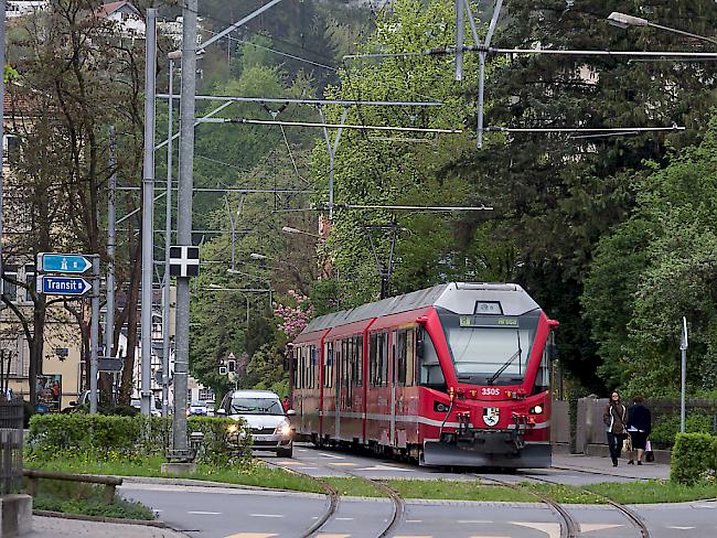 Am Sonntagnachmittag ist ein Personenwaggon eines Zuges der Rhätischen Bahn entgleist. (Symbolbild)