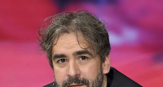 Kann nun wenigstens von seiner Liebsten in der Zelle besucht werden: der deutsch-t&uuml;rkische Journalist und Korrespondent der Tageszeitung "Die Welt", Deniz Y&uuml;cel, hat im Gef&auml;ngnis ausserhalb von Istanbul Dilek Mayat&uuml;rk geheiratet. (in einer Aufnahme vom Juli 2016)