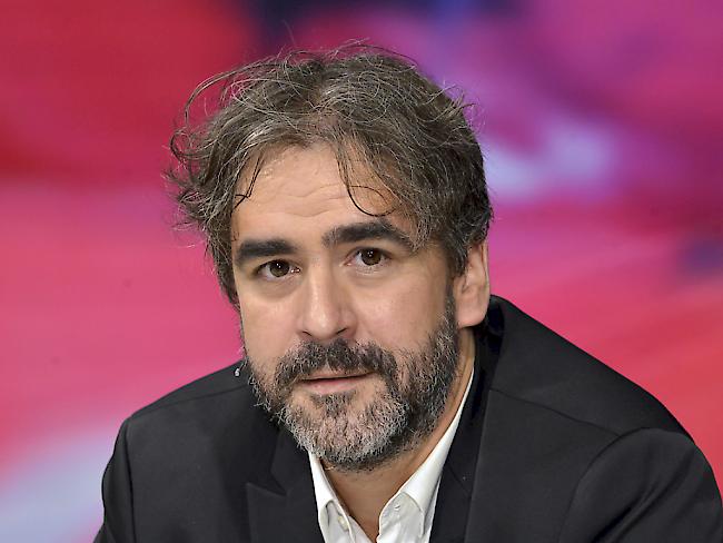 Kann nun wenigstens von seiner Liebsten in der Zelle besucht werden: der deutsch-türkische Journalist und Korrespondent der Tageszeitung "Die Welt", Deniz Yücel, hat im Gefängnis ausserhalb von Istanbul Dilek Mayatürk geheiratet. (in einer Aufnahme vom Juli 2016)