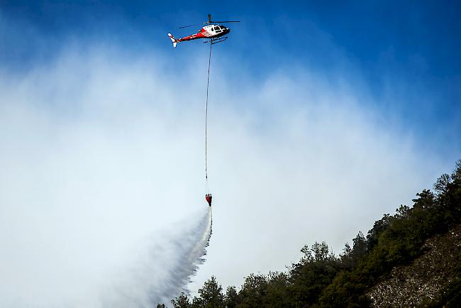 Ein Helikopter während des heutigen Einsatzes in Lens.