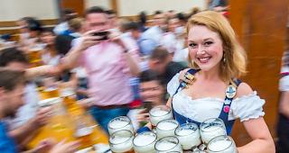 Teuer. Das Mass soll 2018 am Oktoberfest elf Euro kosten.