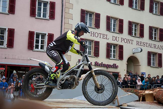 An insgesamt drei Trial Bike Shows zeigten Zweiradfahrer mit und ohne Motor ihr Können. 