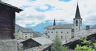 In Ausserberg wird noch die Tradition des Weibels gepflegt.