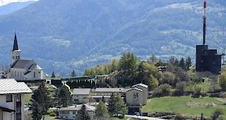 Die Kinder von Albinen sollen schon bald nicht mehr in Guttet-Feschel (Bild) zur Schule gehen.